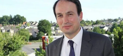 Malgré les affaires, Guillaume Chevrollier reste derrière François...