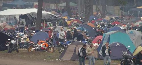 24 Heures Motos : ça chauffe dans les campings