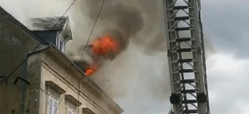 Mamers : deux incendies simultanés dans le centre-ville