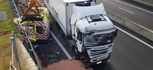 A85 : le poids-lourd percute une camionnette Vinci