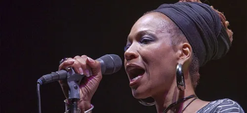Jazz en Ouche : Lisa Simone et Ayo à L’Aigle