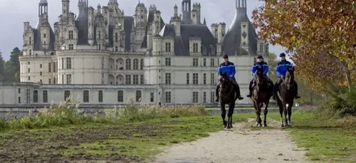 De Chambord, Emmanuel Macron a dénoncé "les esprits chagrins"