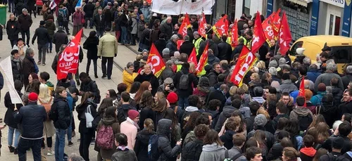 4 000 manifestants dans les rues du Mans