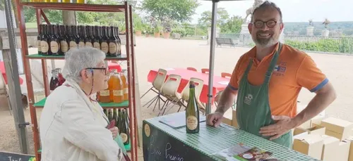 Blois : pause fraîcheur sous les marronniers avec les producteurs...