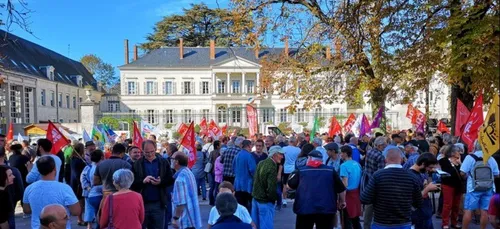 Loir-et-Cher : ils dénoncent "un gouvernement au service du capital"