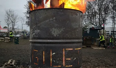 A Vendôme, les "gilets jaunes" tiennent bon