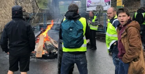 Les gilets jaunes veulent "assécher" la Sarthe