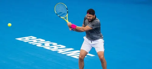 Tsonga qualifié pour les quarts de finale à Brisbane
