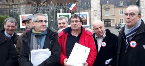 Dépôt des doléances sarthoises en préfecture