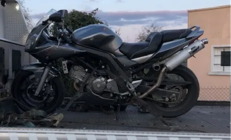 Au guidon, à plus de 170 km/h sur la D357