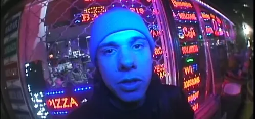 Freestyle à l'ancienne pour Orelsan