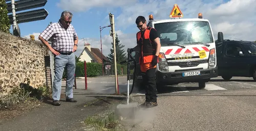 A L’Aigle, la vapeur d’eau à la place des phytos