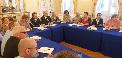 Enrayer le fléau des violences faites aux femmes