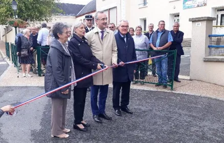 Saint-Aubin-des-Coudrais : inauguration du bourg sécurisé