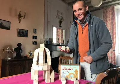 Un jeu de construction en bois imaginé dans le sud Mayenne