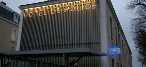 Violences extrémistes au Mans : Stéphane Le Foll prône une réponse...