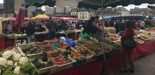 Au Mans, les marchés maintenus mais plus encadrés