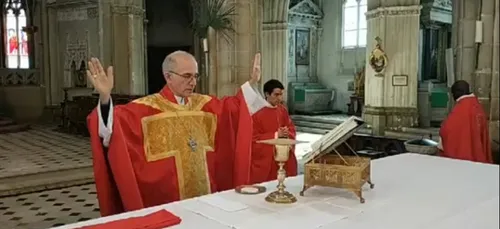 A Blois, le diocèse diffuse la messe sur Facebook