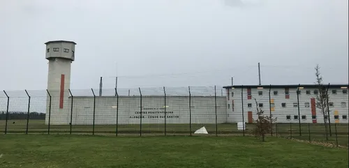 COVID-19 : 400 personnels de la prison de Condé-sur-Sarthe testés...