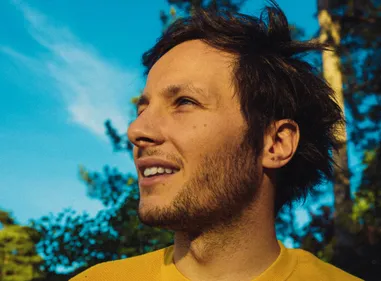 Vianney vient prendre le café chez Sweet FM