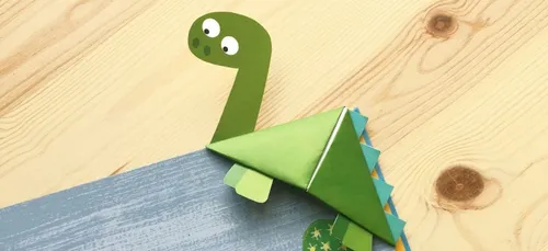 [TUTO BY TOUCANBOX] Comment faire un marque page dino ?