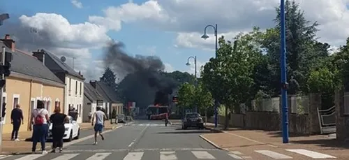 La Chapelle-Saint-Aubin : un bus prend feu