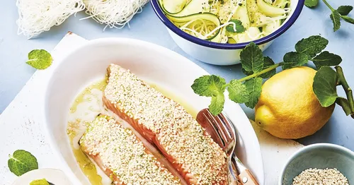 [RECETTE KITCHENDAILY] Saumon aux graines de sésame, salade...