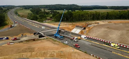 Échangeur de Connerré sur l'A11 : le pont prend forme