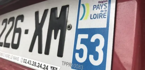 Face aux rumeurs de dégradation, les Mayennais changent leurs plaques
