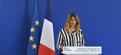 Marlène Schiappa auprès de la famille d'Eric Monroy ce mercredi 2...