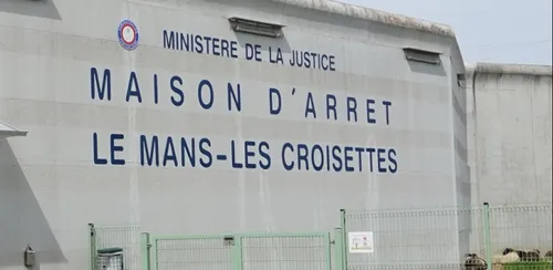 Coulaines : au parloir, elle lui transmet du cannabis