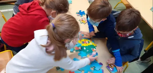 Masque à l’école dès 6 ans : un enseignant témoigne de la...