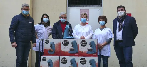 Après la collecte à Craon, des cafetières offertes aux soignants...