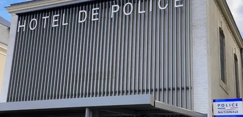 Le Mans : de colère, elle détruit la vitrine du Crédit Mutuel