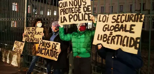 A Blois, ils manifestent contre le projet de loi "Sécurité globale"