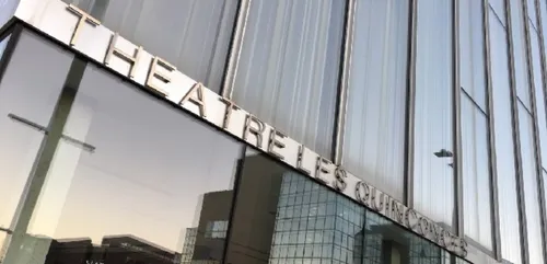 A défaut d’accueillir des spectacles, le Théâtre des Quinconces au...