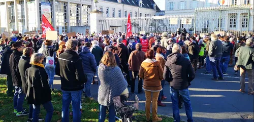Blois : plus de 250 manifestants contre la loi "Sécurité globale"