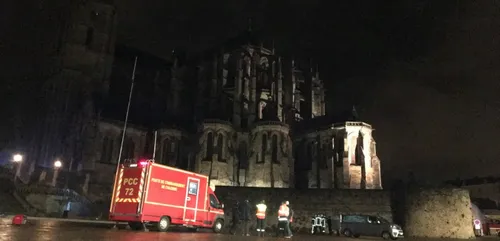 Le Mans : dégagement de fumée au niveau de la cathédrale