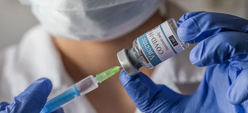 Covid-19 : "le vaccin est notre seule porte de sortie"