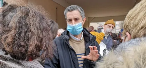 Blois : François Ruffin en soutien aux aides à domicile