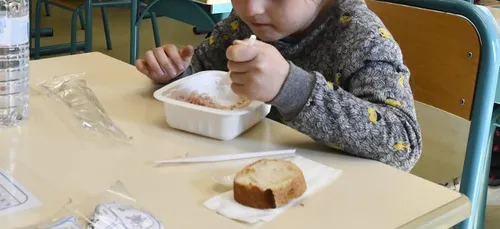 Covid-19 : pas de cantine à Nogent-le-Rotrou, les enfants obligés...