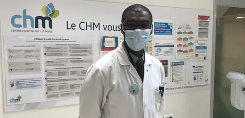 Covid-19 : "une pandémie dure au minimum deux ans" selon le docteur...