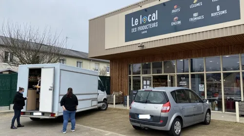 En Sarthe, "Le local des producteurs" revendique faire vivre 80...
