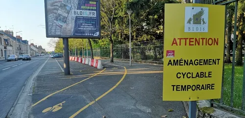 Le maire de Blois pérennise la piste cyclable devant la cité...