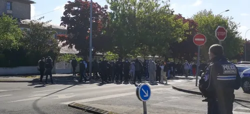 Blois : ambiance tendue dans le cortège lycéen