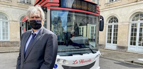 Transports : Stéphane Le Foll présente sa "Mancelle"