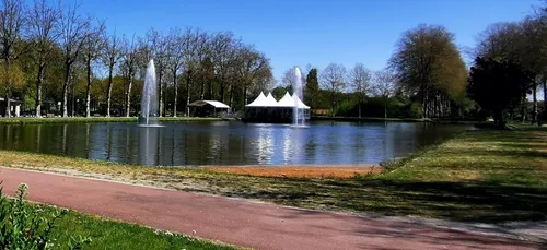 Pour les "Estivales", Lamotte-Beuvron recrute un...