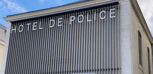 Le Mans : deux hommes interpellés en marge de l'incendie cours...