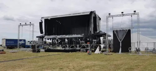 Sweet FM Live 41 : veille de concert sur l'aérodrome