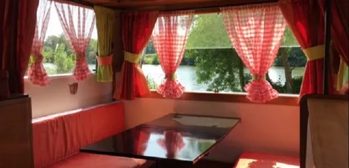 [PODCAST] En bord de Sarthe, le camping vintage d'Avoise